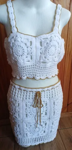 Conjunto saia e cropped em crochê 