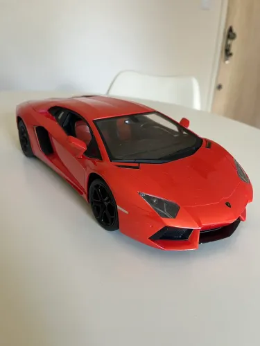 Miniatura Lamborghini Aventador LP 700-4