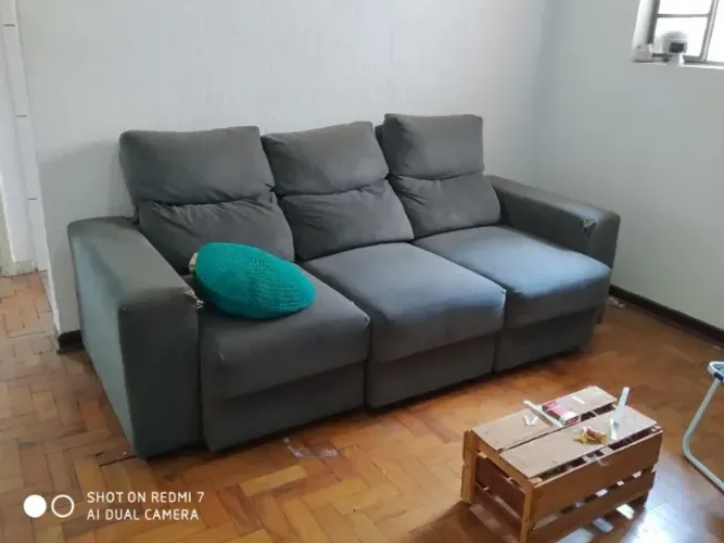 Sofá Retrátil e Reclinável de 3 Lugares