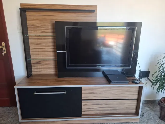 Rack de tv com painel - 1,80 m