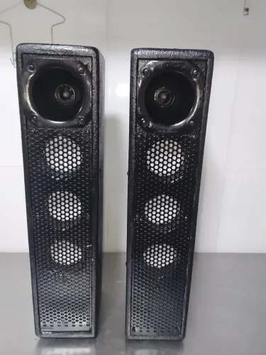 Vendo par de caixas passivas torre 250 wts cada uma