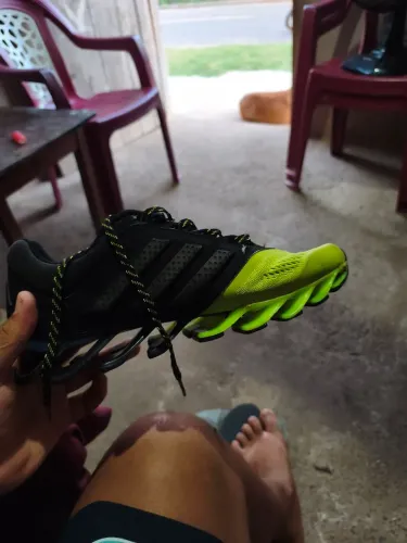 Adidas springblade 42 preto com verde