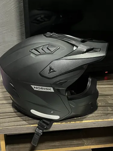 Capacete norisk Darth 2