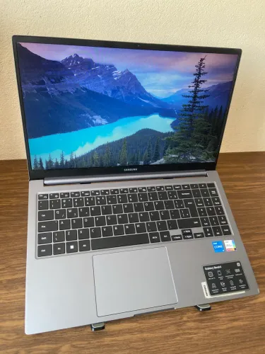 Notebook Samsung i5 13ª Geração / irisXe Graphics / 16GB RAM / 512GB SSD / Tela 15.6?