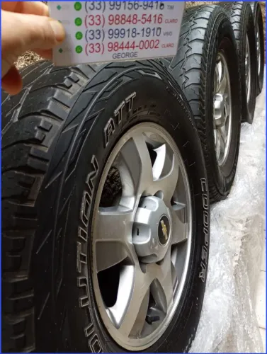 RODAS ARO 16 COM PNEUS E CALOTAS
