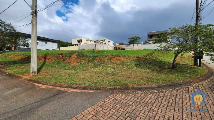 Terreno à venda no condomínio Reserva Santa Maria