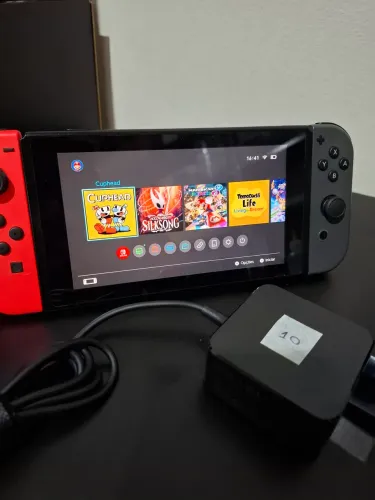 Nintendo Switch V2 Desbloqueado 64Gb - Switch + Carregador - ENVIO OLX