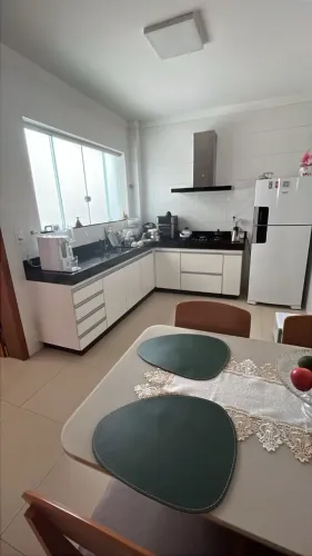 Passo contrato apt 3 quartos 2 banheiros no São José, perto da prefeitura