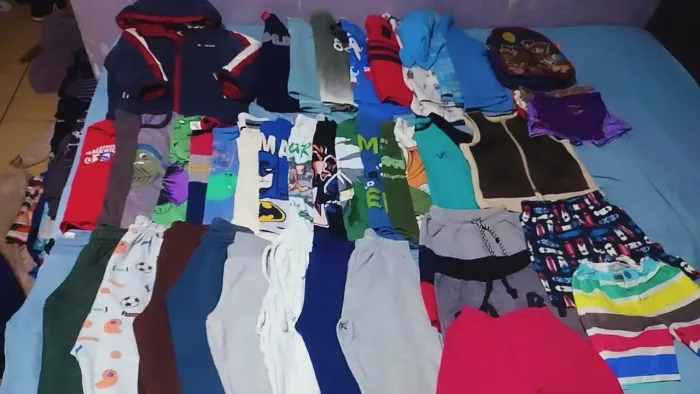 Lote de roupas de menino 3 e 4 anos 39 peças em ótimo estado