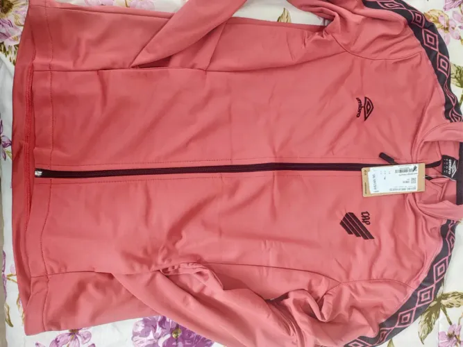 Jaqueta Athlético-PR viagem 2024 Umbro original 