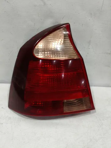 Lanterna Esquerda Corsa Sedan 2003 a 2011 Original