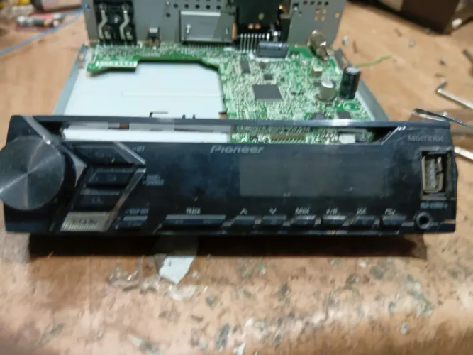 Frente radio pioneer DEH S 1080 ub