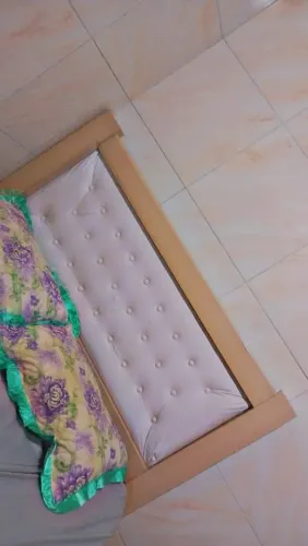 Cabeceira de cama de casal acolchoada 