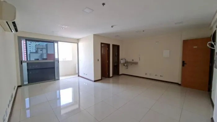 Sala comercial de 37 m² com sacada, 2 banheiros e ar-condicionado no Supremo Office Jardi