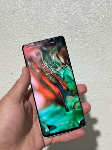 Samsung S10 Plus - Tem detalhe