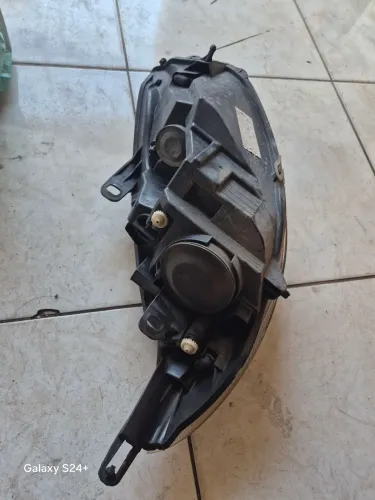 Vendo Farol Fiesta Zetec 2011 a 2014