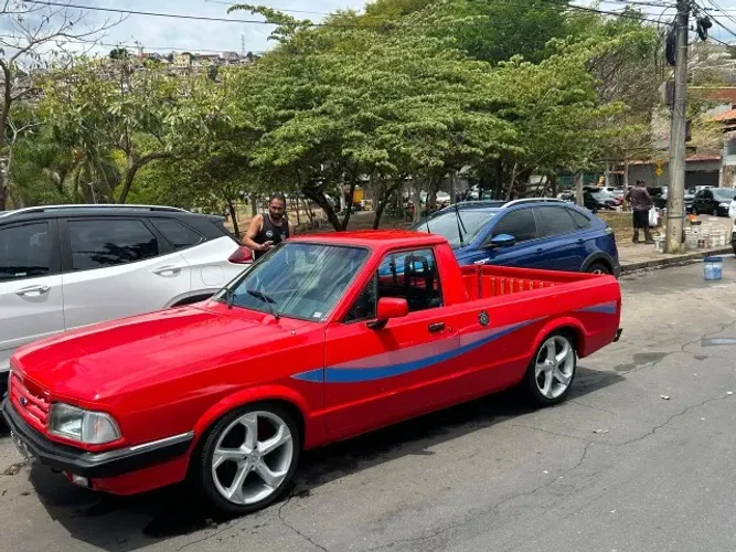 Ford Pampa GL 1.6/ 1.8 (álcool) 1993