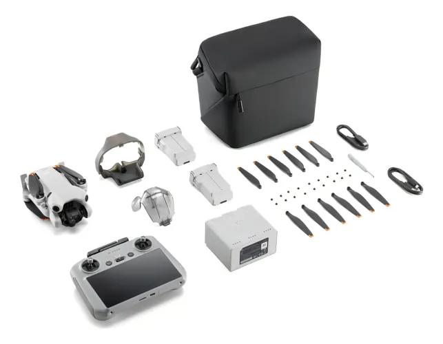 Mini drone DJI Mini 4 Pro Fly More Combo com câmera 4K cinza 3 baterias (Com Tela)