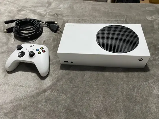 Xbox Series S 512GB + Controle Original + Cabos