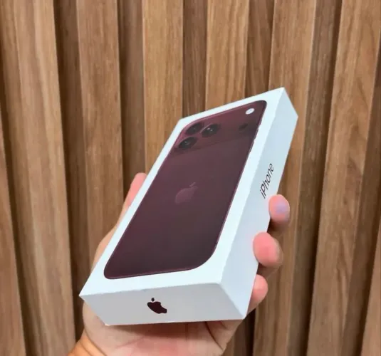 iPhone 18 Pro Max 256 e 512 gb Bordô lacrado - 1 ano de garantia Apple!! SÓ VENDA!!!