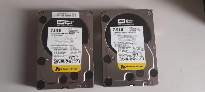 2 Unidades Hd Sata 2TB western digital wd2003fyys