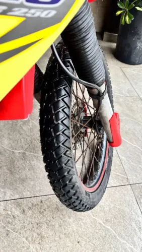 Moto Honda XR Tornado Motor Carburdoado