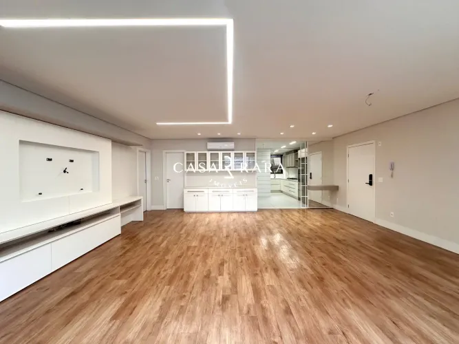 Apartamento 4 suítes e 3 vagas com hobby box - Centro