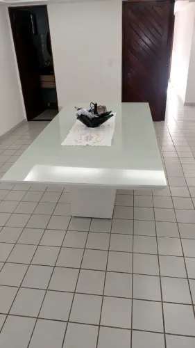 Mesa de Jantar de 2.20m x 1.10m Precisa ser içada USADA