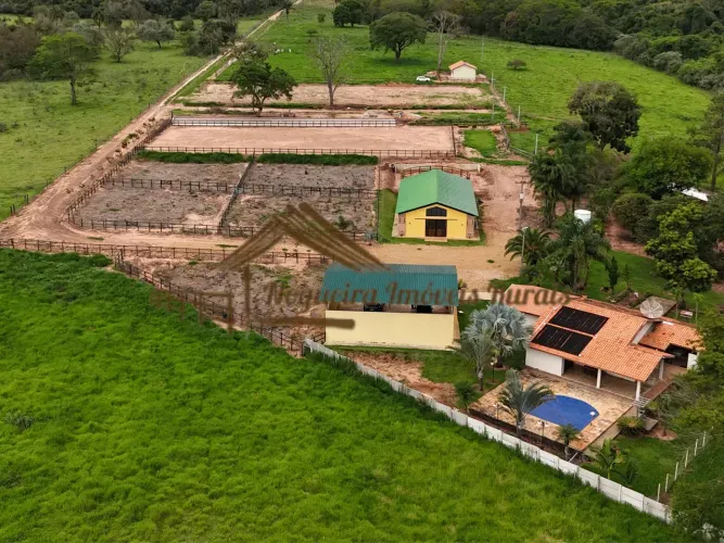 Sitio com excelente estrutura para Haras com 6 alqueires na região de Avaré-SP