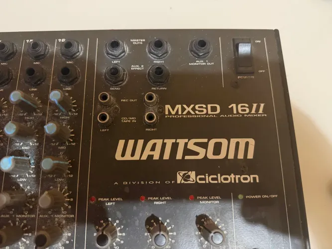 Mesa de som watsom mxsd 16II