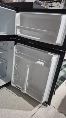 Frigobar Preto EOS