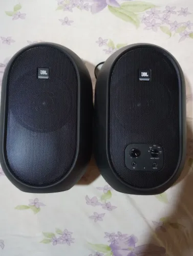 Par de caixas profissional JBL