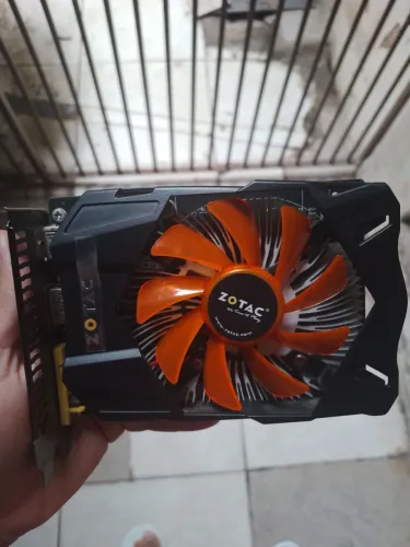 Placa de video GTX 750 ti 2g