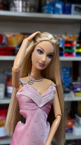 Boneca Barbie Fashion Fever Maïte (Mattel) - 2007/2008