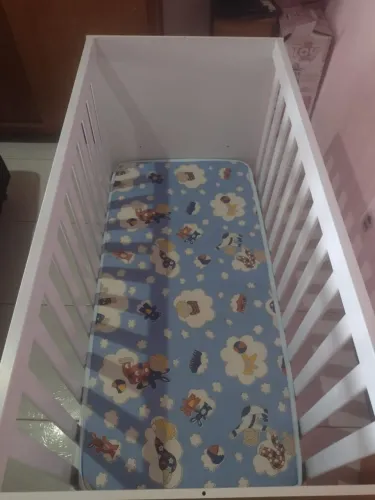 Berço com colchão+ almofada de amamentação