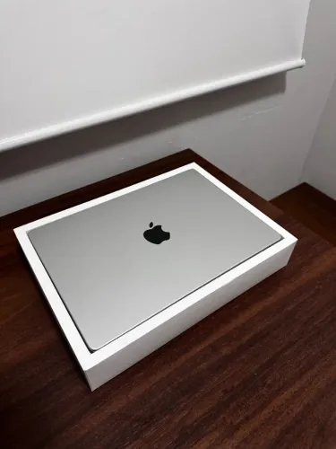 VENDO MACBOOK PRO 14? - M5 PRO
