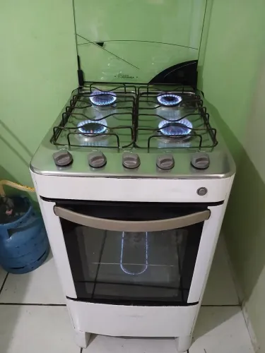 Vendo esse fogão não é eletrico