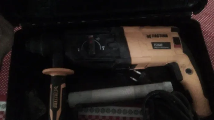 Furadeira martelete de impacto 110v