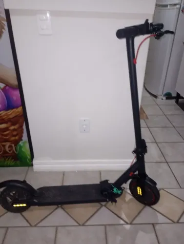 Patinete elétrico com defeito