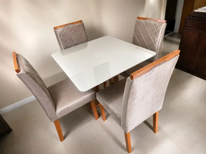 Mesa Quadrada 4 Cadeiras OPORTUNIDADE 