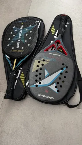Kit com duas raquetes de beach tênis