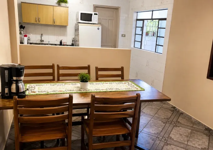 Quarto mobiliado individual R$400,00 já incluso água, luz, gás e internet próx ao metrô