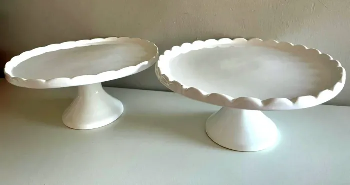 Suporte de bolos de Porcelana em Louça.