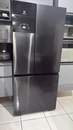 Geladeira Electrolux Frost Free Inverter 596L AutoSense 3 Portas