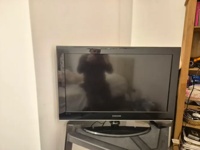 TV Samsung LCD ótimo estado