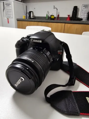 Vendo câmera Canon EOS T3