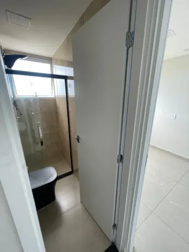 Portas de madeira para quartos e banheiro