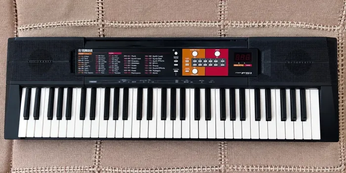 Teclado Yamaha PSP E273