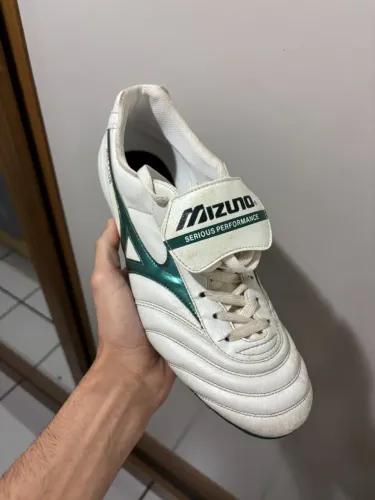 Chuteira mizuno morelia