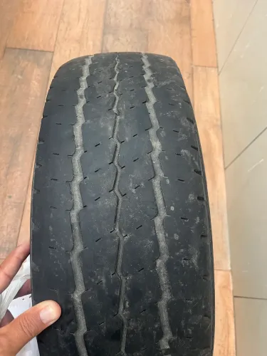 Pneu 205/75/16 C continental 